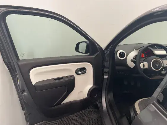 RENAULT TWINGO III - voiture d'occasion - Photo 19