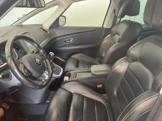 RENAULT SCENIC IV - voiture d'occasion - Photo 18