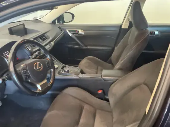 LEXUS CT - voiture d'occasion - Photo 18