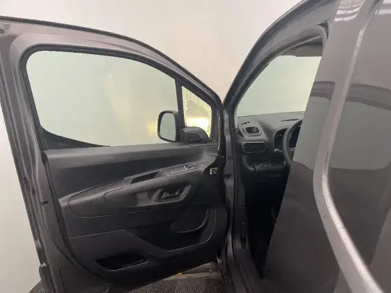 TOYOTA PROACE CITY - voiture d'occasion - Photo 19