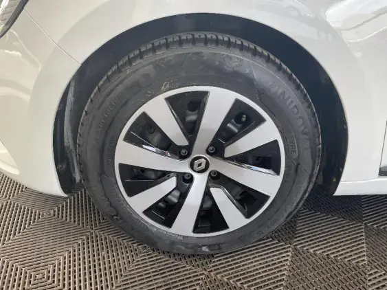 RENAULT CLIO V - voiture d'occasion - Photo 23