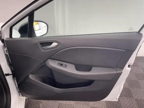 RENAULT CLIO V - voiture d'occasion - Photo 19