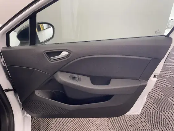 RENAULT CLIO V - voiture d'occasion - Photo 19