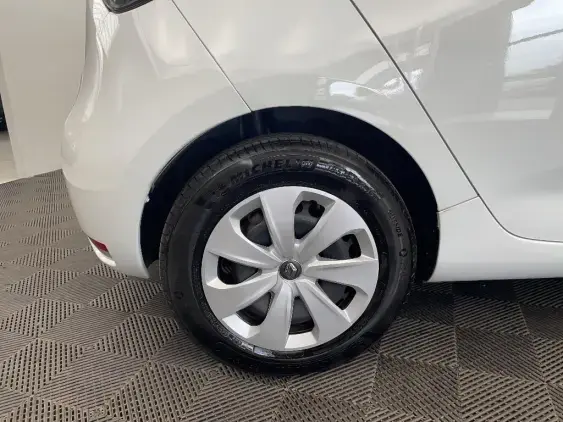 RENAULT ZOE - voiture d'occasion - Photo 24