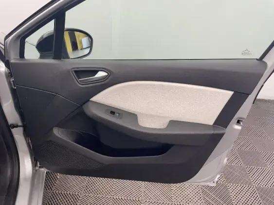 RENAULT CLIO V - voiture d'occasion - Photo 19