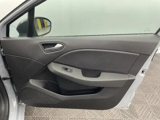 RENAULT CLIO V - voiture d'occasion - Photo 20