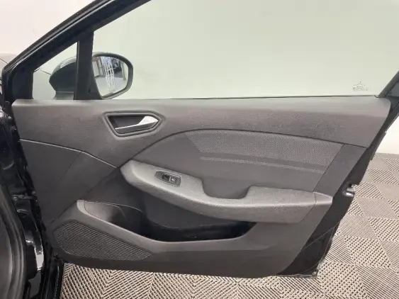 RENAULT CLIO V - voiture d'occasion - Photo 20