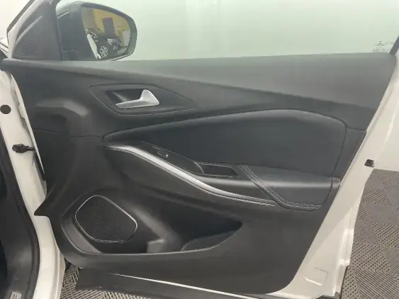 OPEL GRANDLAND X - voiture d'occasion - Photo 20