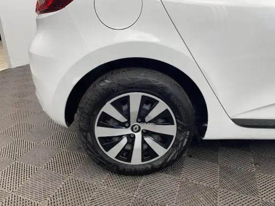 RENAULT CLIO V - voiture d'occasion - Photo 24