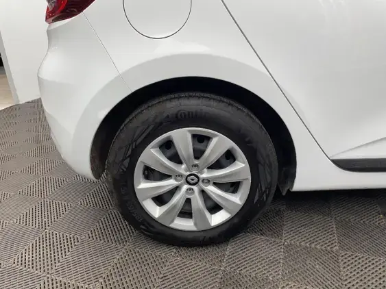 RENAULT CLIO V - voiture d'occasion - Photo 24