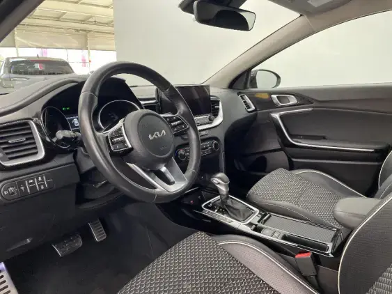 KIA XCEED - voiture d'occasion - Photo 18