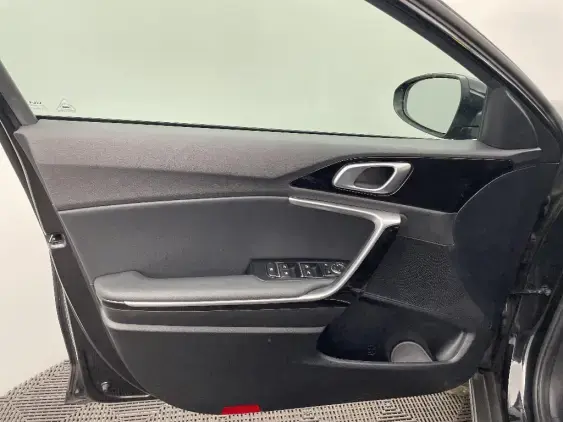 KIA XCEED - voiture d'occasion - Photo 19