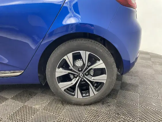 RENAULT CLIO V - voiture d'occasion - Photo 24