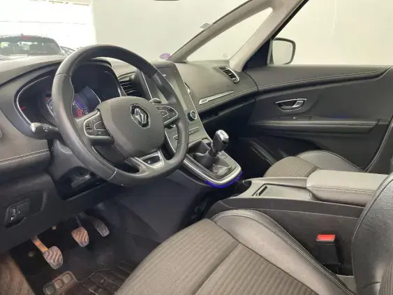 RENAULT SCENIC IV - voiture d'occasion - Photo 18