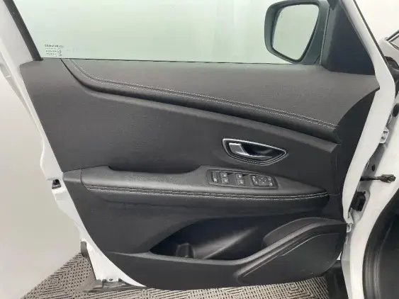 RENAULT SCENIC IV - voiture d'occasion - Photo 19