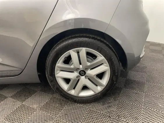 RENAULT CLIO V - voiture d'occasion - Photo 24