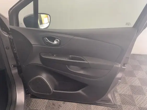 RENAULT CAPTUR - voiture d'occasion - Photo 20