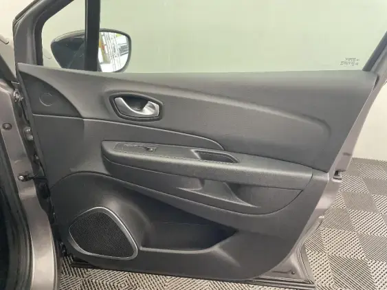 RENAULT CAPTUR - voiture d'occasion - Photo 20