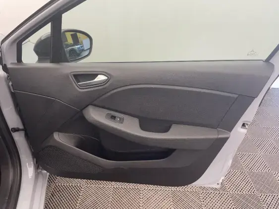 RENAULT CLIO V - voiture d'occasion - Photo 20