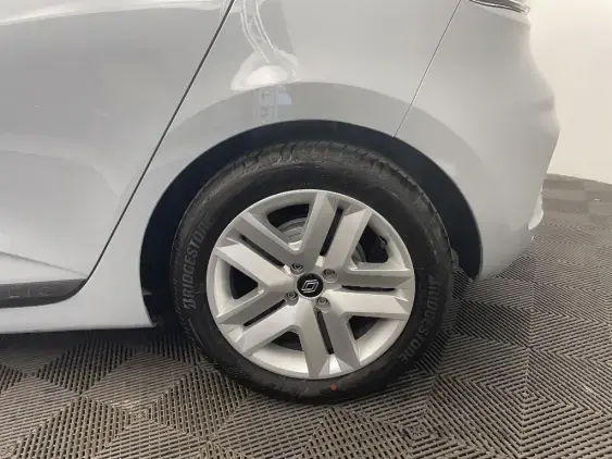 RENAULT CLIO V - voiture d'occasion - Photo 24