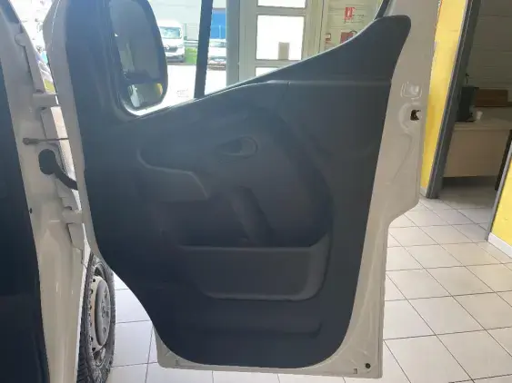 RENAULT MASTER FG III - voiture d'occasion - Photo 19