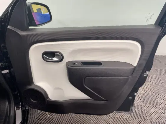 RENAULT TWINGO III - voiture d'occasion - Photo 19