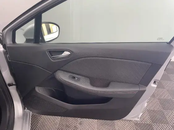 RENAULT CLIO V - voiture d'occasion - Photo 20