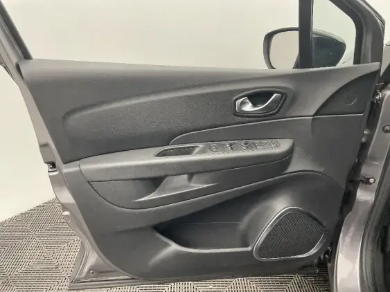 RENAULT CAPTUR - voiture d'occasion - Photo 19