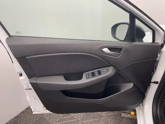 RENAULT CLIO V - voiture d'occasion - Photo 19