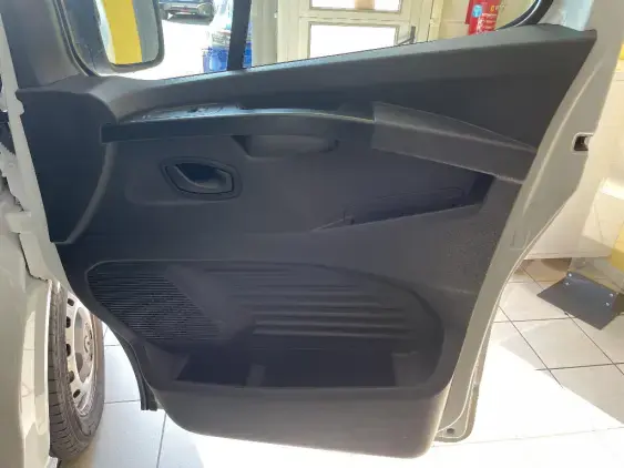 RENAULT TRAFIC FG III - voiture d'occasion - Photo 18
