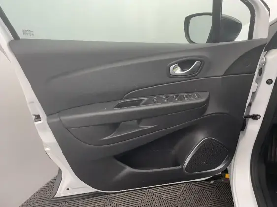 RENAULT CAPTUR - voiture d'occasion - Photo 19