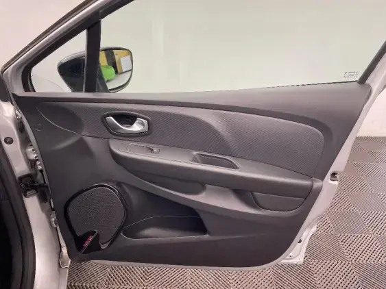RENAULT CLIO IV - voiture d'occasion - Photo 20