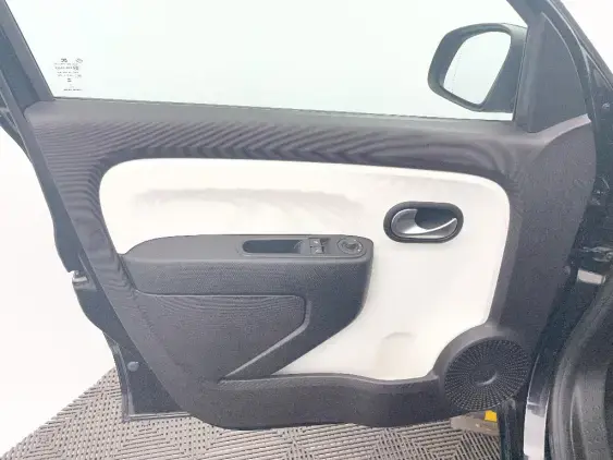 RENAULT TWINGO ELECTRIQUE III - voiture d'occasion - Photo 18