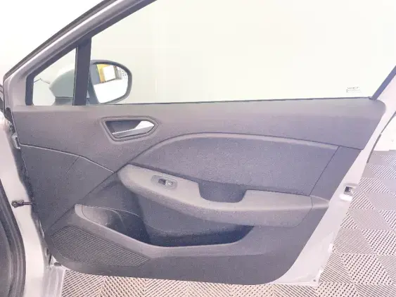 RENAULT CLIO V - voiture d'occasion - Photo 20