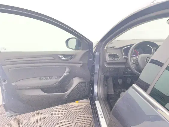 RENAULT MEGANE IV - voiture d'occasion - Photo 19