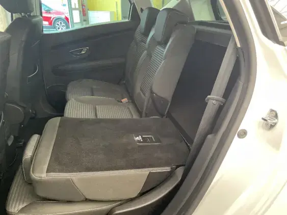 RENAULT SCENIC IV - voiture d'occasion - Photo 16