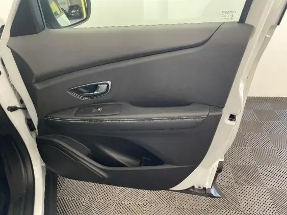 RENAULT SCENIC IV - voiture d'occasion - Photo 20