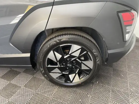 HYUNDAI KONA II - voiture d'occasion - Photo 24