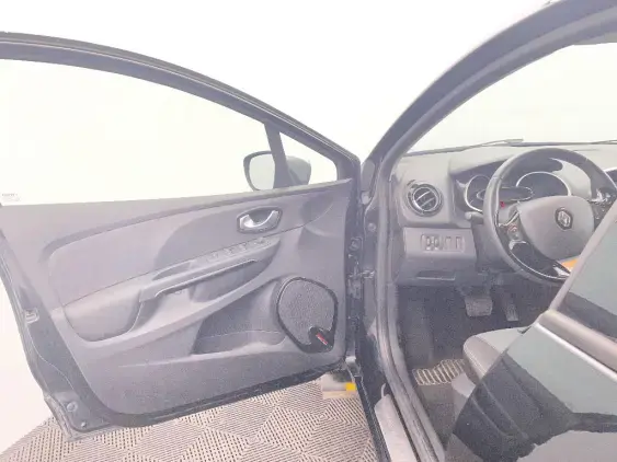 RENAULT CLIO IV - voiture d'occasion - Photo 19