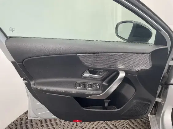 MERCEDES-BENZ CLASSE A IV - voiture d'occasion - Photo 19