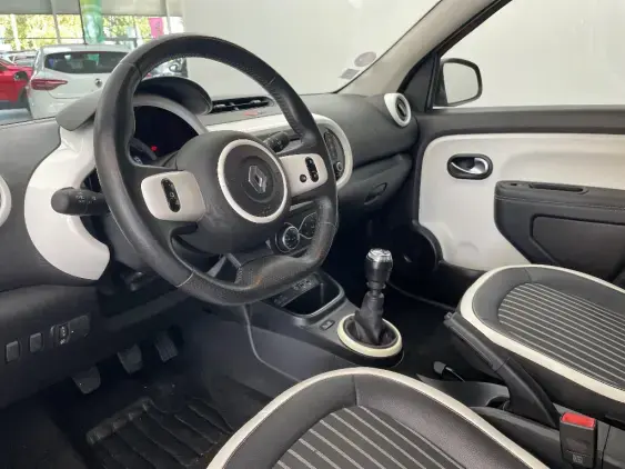 RENAULT TWINGO III - voiture d'occasion - Photo 17