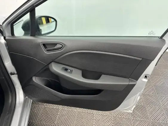 RENAULT CLIO V - voiture d'occasion - Photo 19