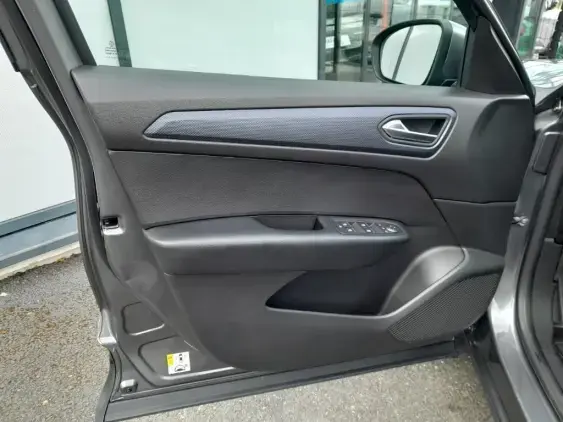 RENAULT ARKANA - voiture d'occasion - Photo 17