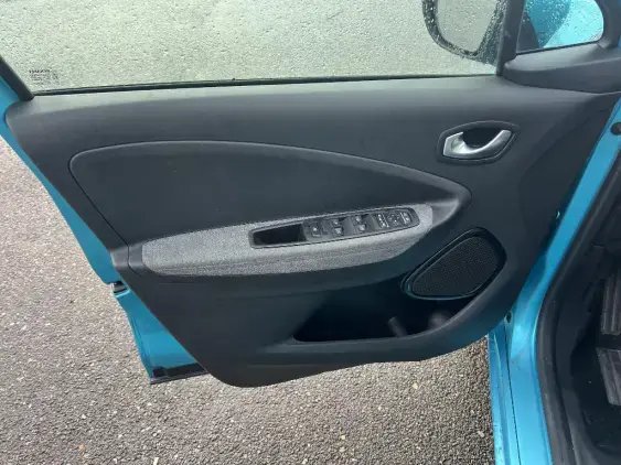 RENAULT ZOE - voiture d'occasion - Photo 18