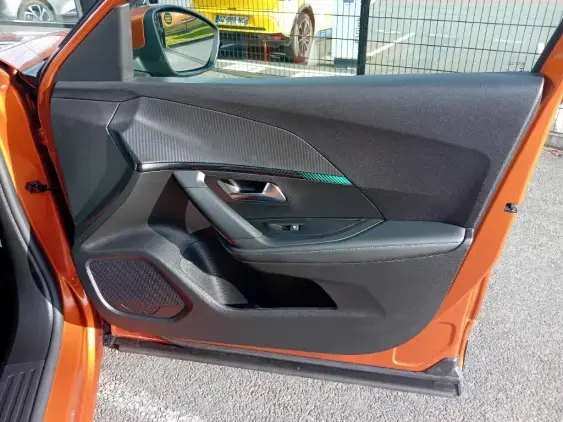 PEUGEOT 2008 II - voiture d'occasion - Photo 19