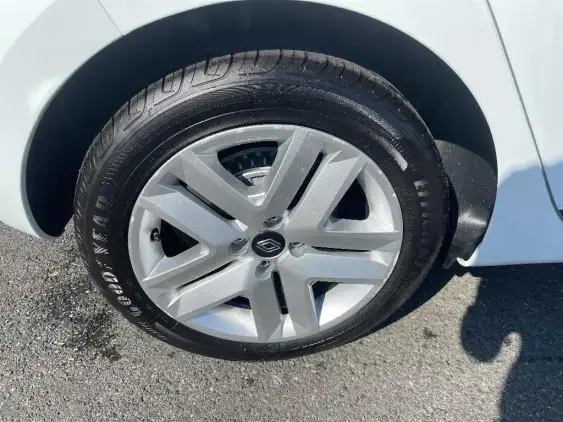 RENAULT CLIO V - voiture d'occasion - Photo 25