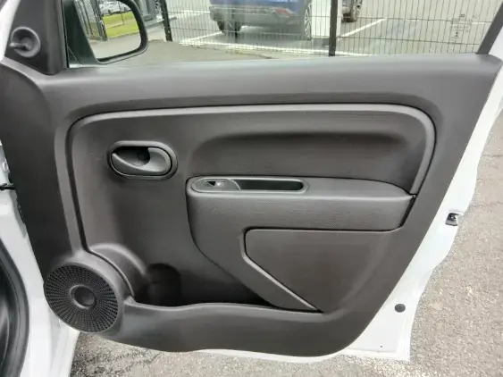 RENAULT TWINGO III - voiture d'occasion - Photo 17