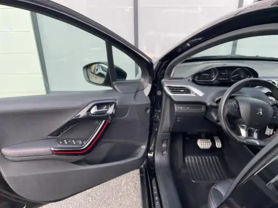 PEUGEOT 2008 - voiture d'occasion - Photo 19