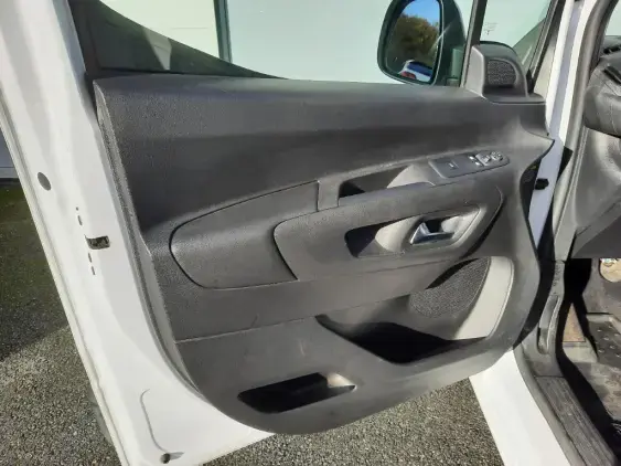 PEUGEOT PARTNER III - voiture d'occasion - Photo 17