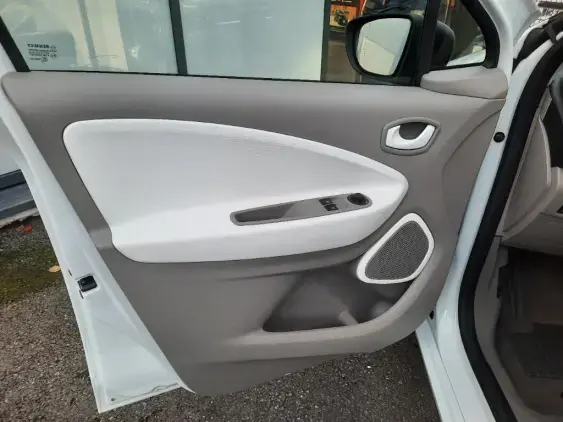 RENAULT ZOE - voiture d'occasion - Photo 17